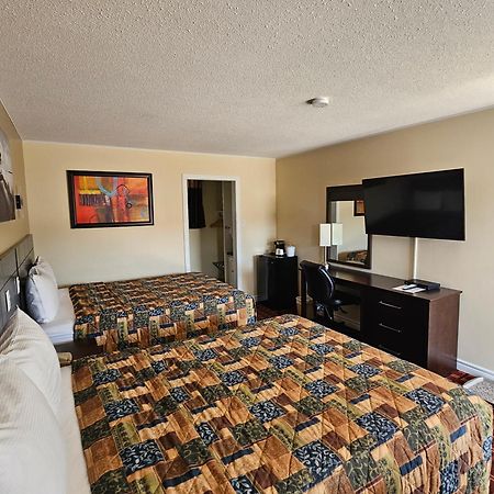 Fox Motor Inn Greater Napanee Экстерьер фото