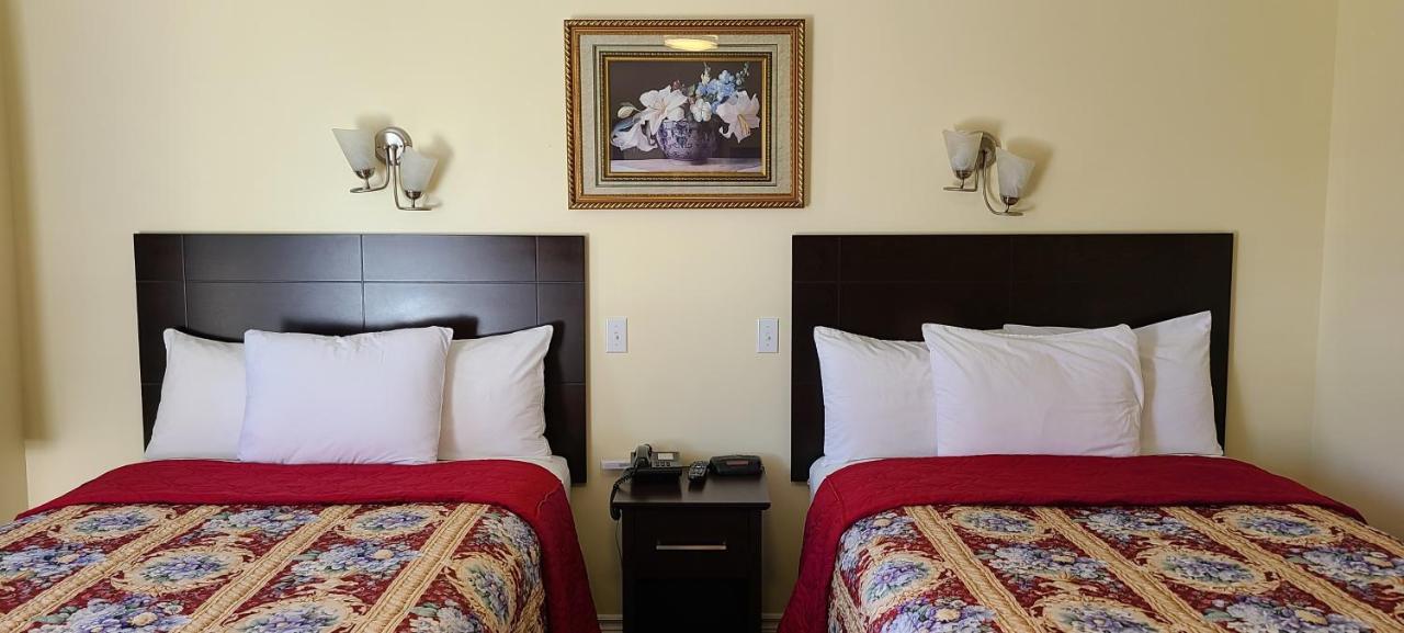 Fox Motor Inn Greater Napanee Экстерьер фото
