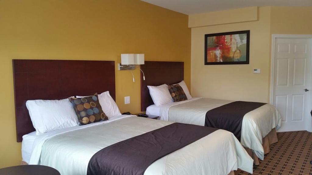Fox Motor Inn Greater Napanee Экстерьер фото