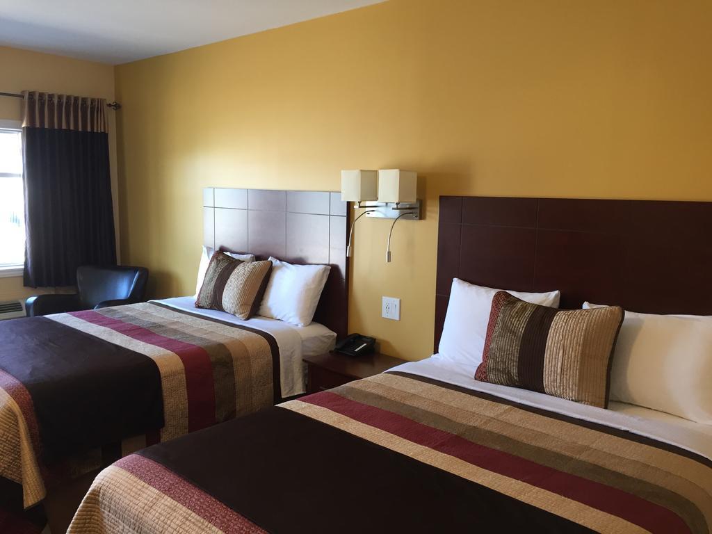 Fox Motor Inn Greater Napanee Экстерьер фото