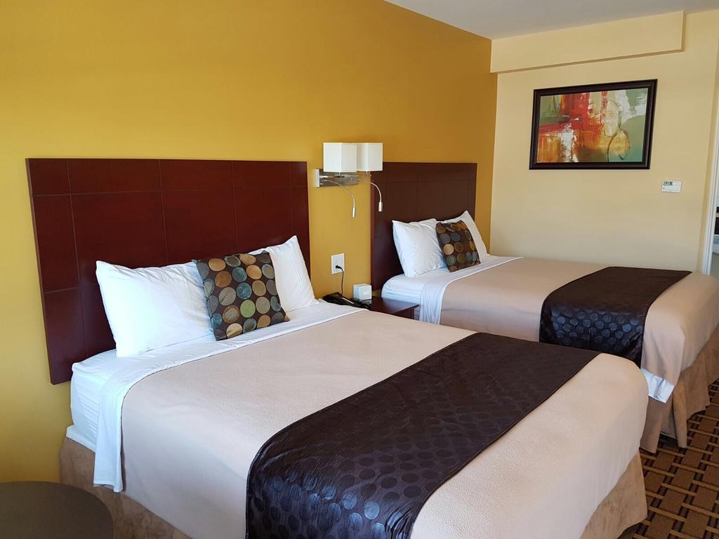 Fox Motor Inn Greater Napanee Экстерьер фото
