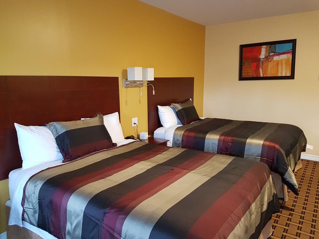 Fox Motor Inn Greater Napanee Экстерьер фото