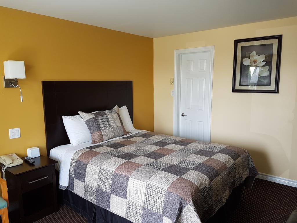 Fox Motor Inn Greater Napanee Номер фото