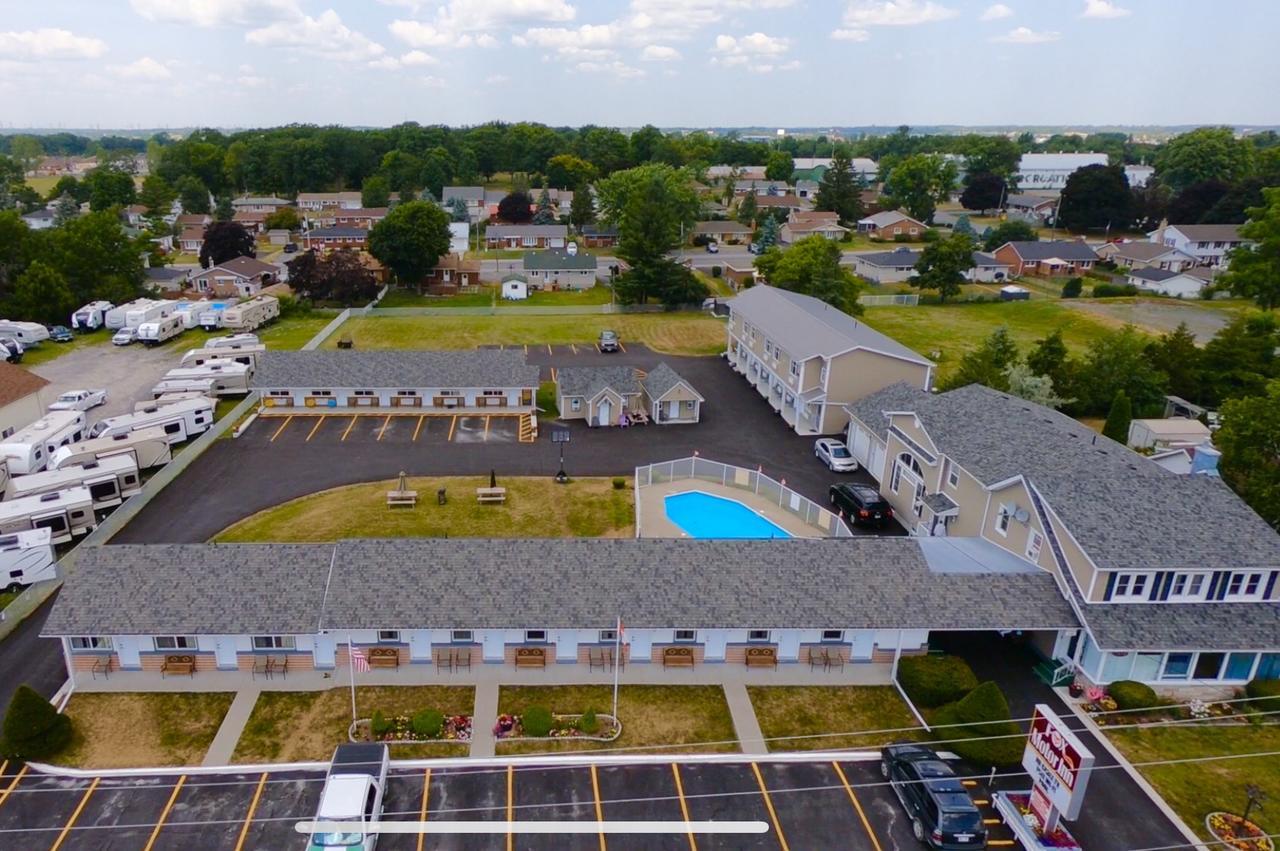 Fox Motor Inn Greater Napanee Экстерьер фото