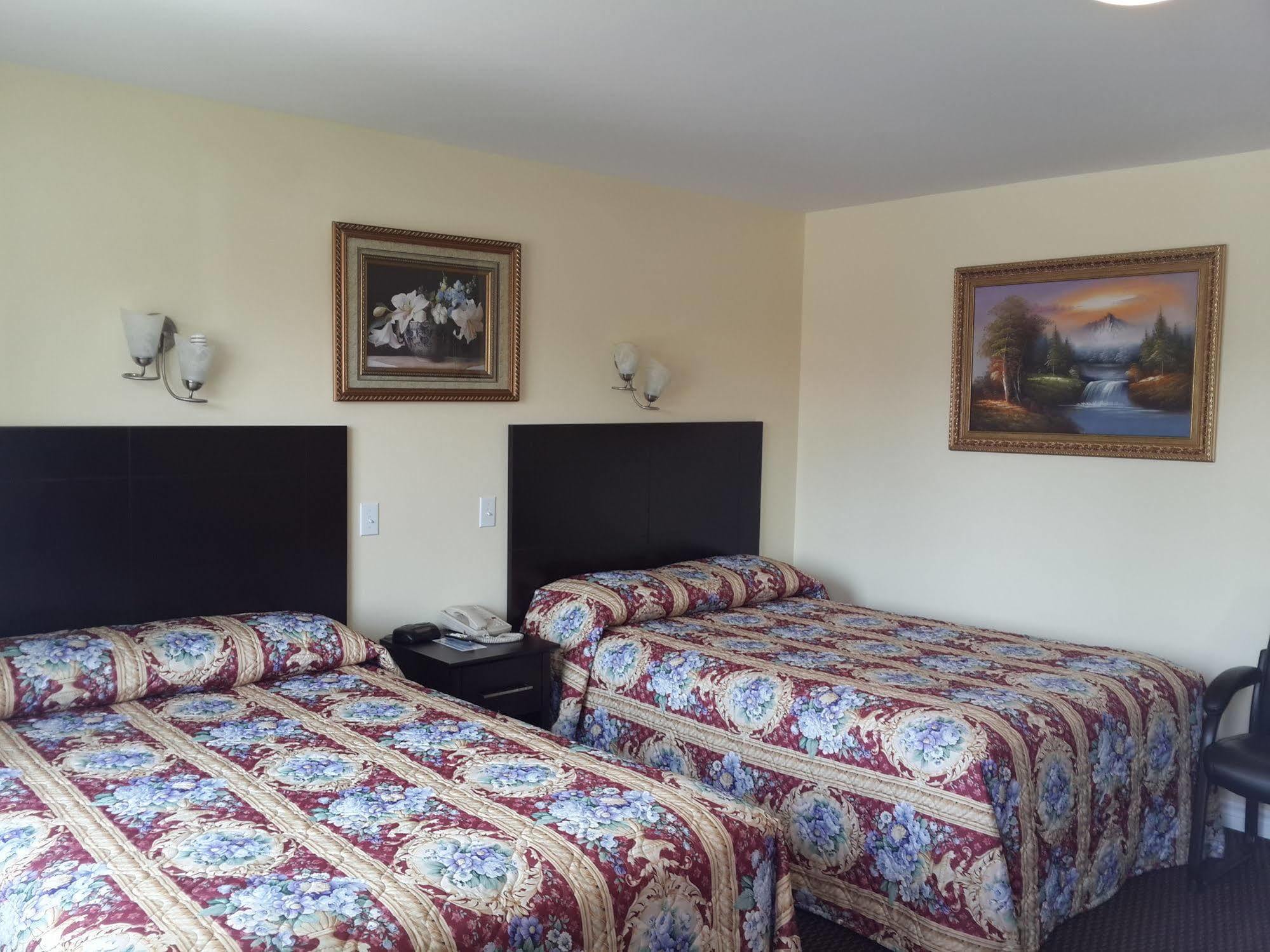 Fox Motor Inn Greater Napanee Экстерьер фото