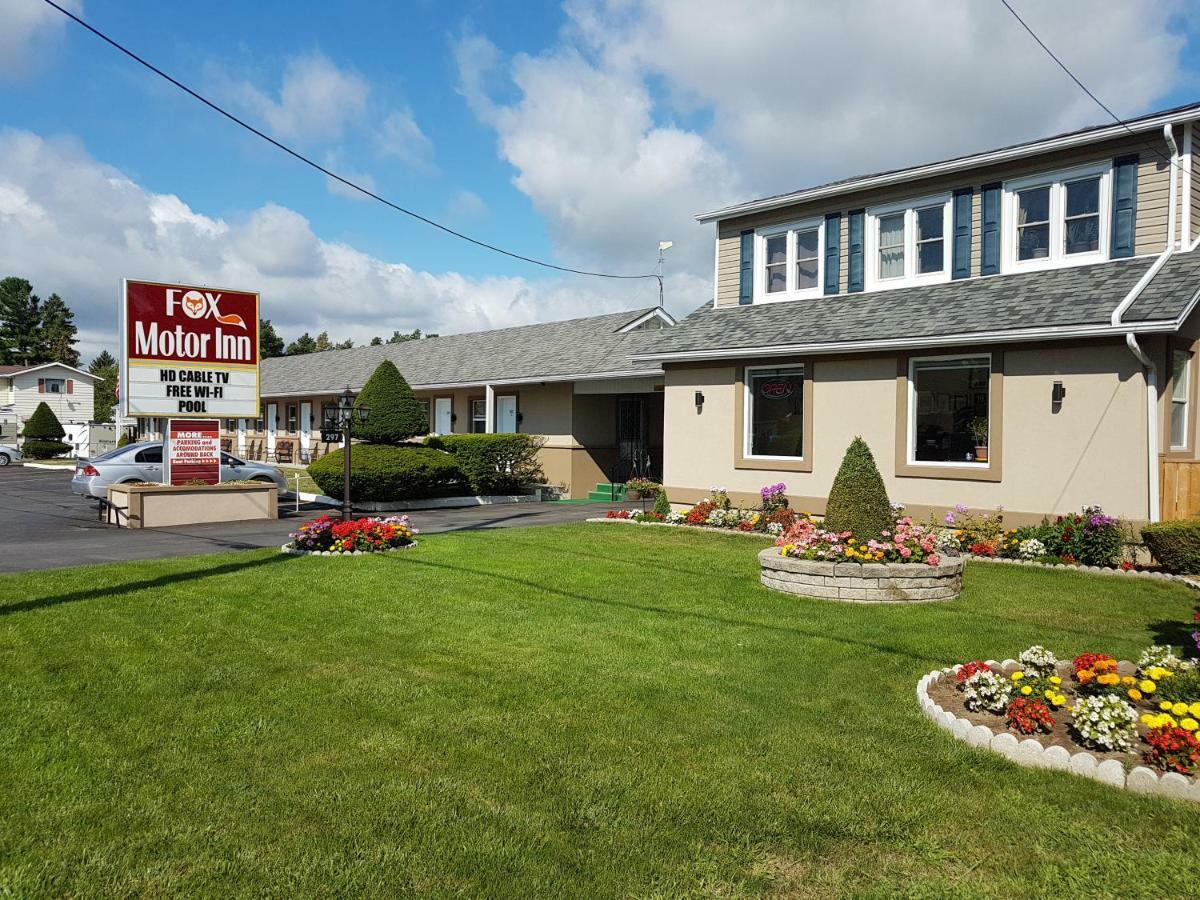 Fox Motor Inn Greater Napanee Экстерьер фото